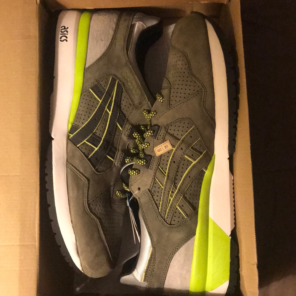 DS ASICS CT-cool grape leaf black